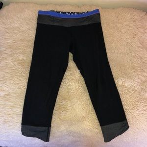 Lulu lemon black pattered leggings